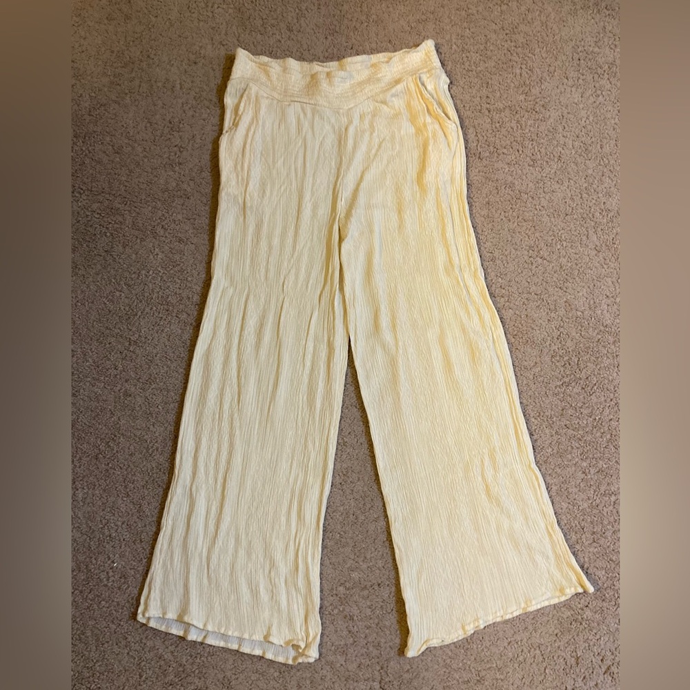 Maurices size L stretchy pants yellow/cream color
